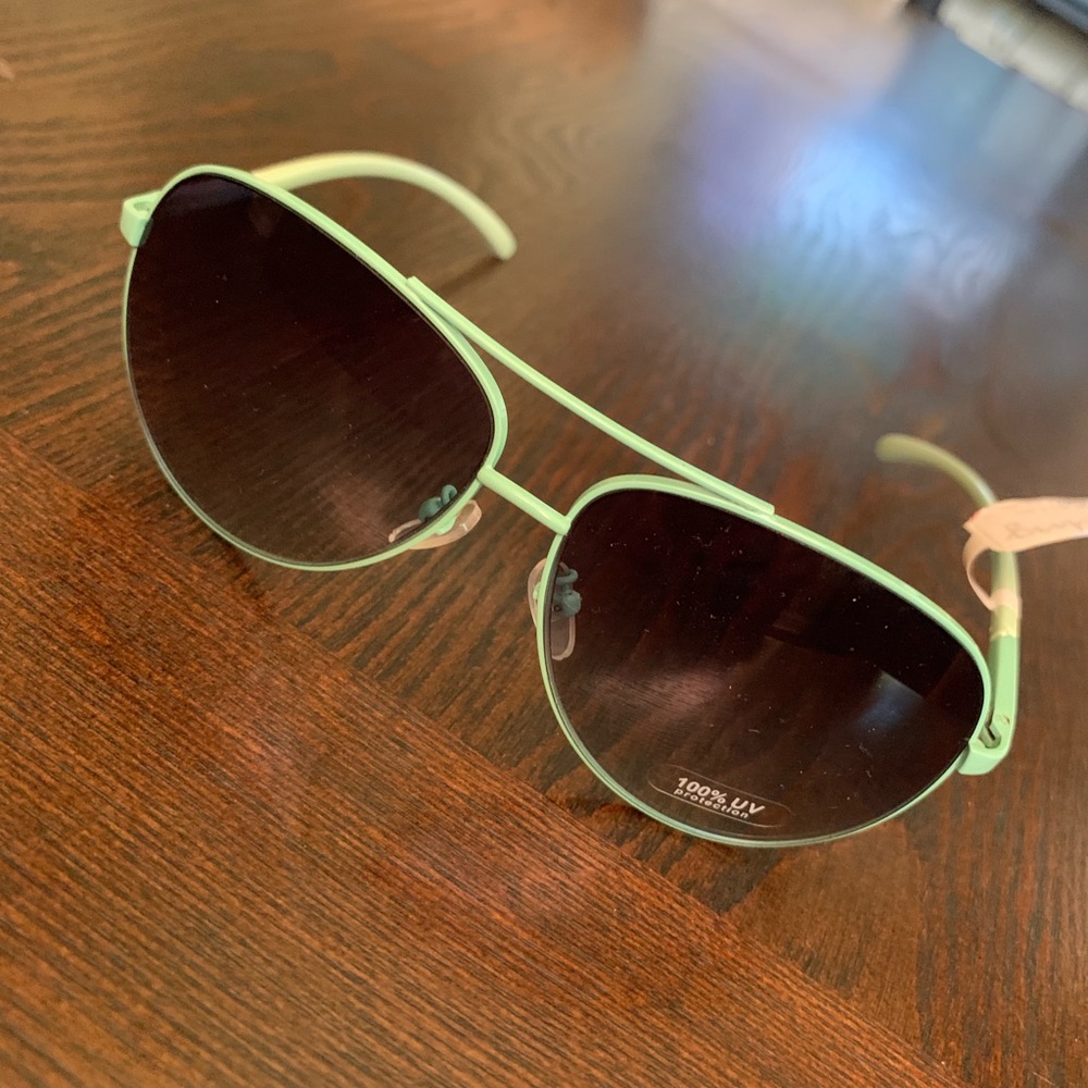 MINT GREEN AVIATORS!!! 😎😎😎NWT!!